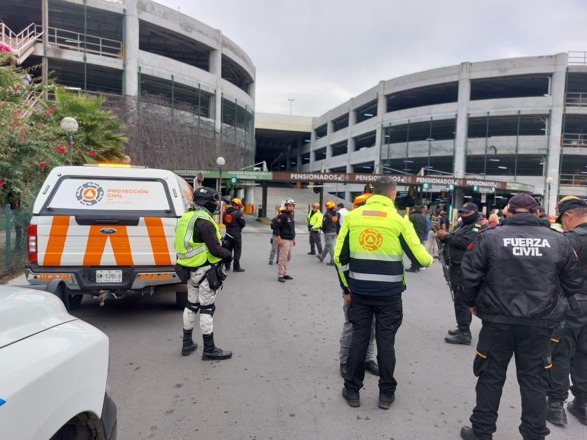 Moviliza amenaza de coche bomba en el Pabellón Ciudadano en NL