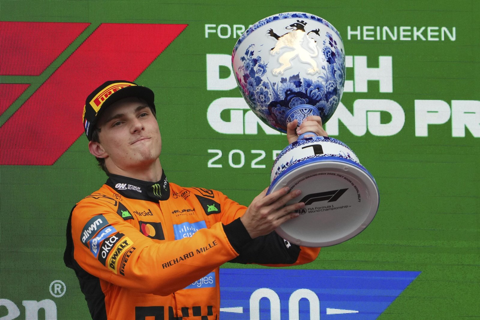 Oscar Piastri se lleva el Gran Premio de los Países Bajos tras el abandono de Lando Norris