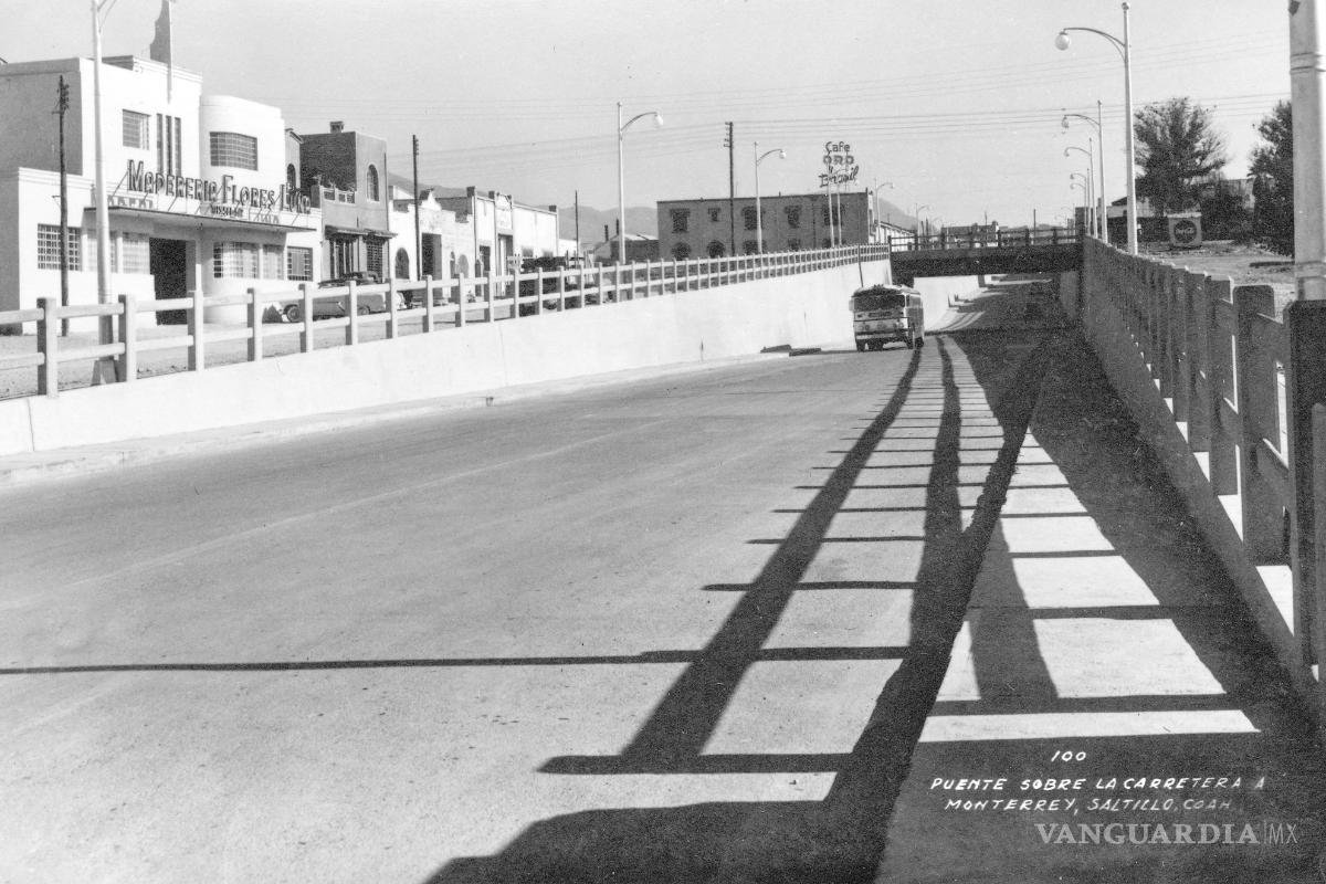 El moderno Saltillo de pasos deprimidos y puentes elevados