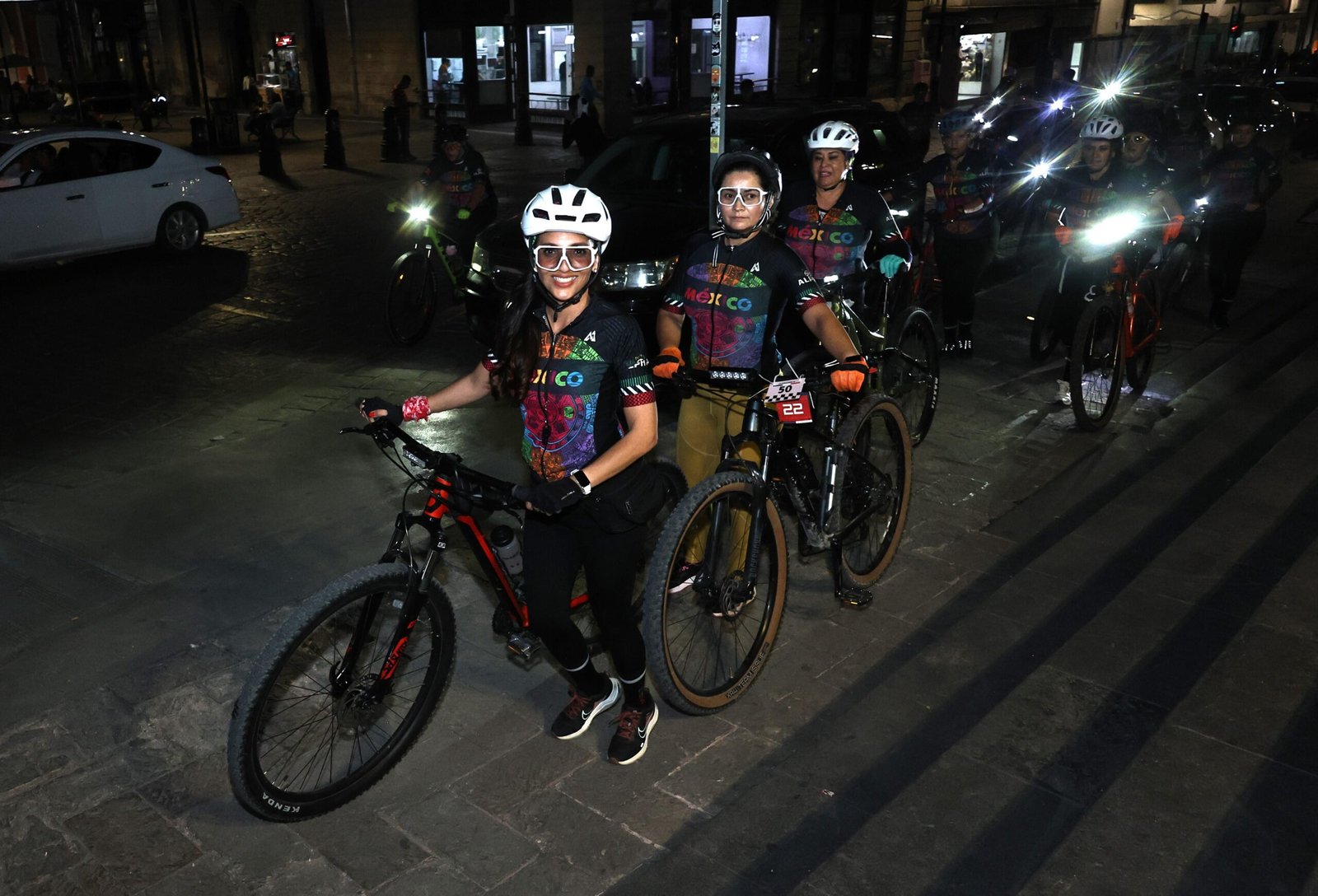 Saltillo: Hacen conciencia vial con rodada mujeres ciclistas