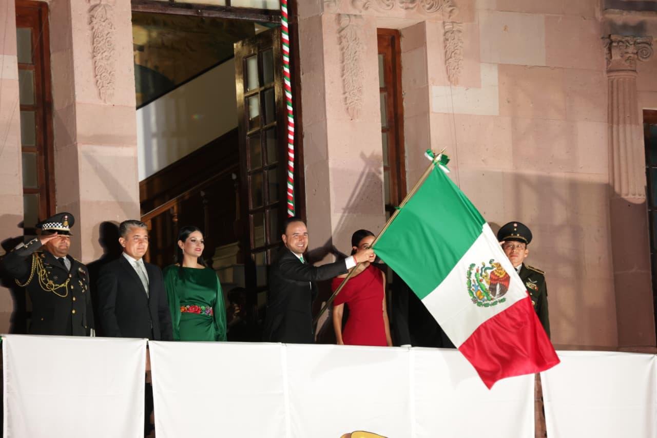 ‘¡Viva la calidad de vida de Coahuila!’, arenga Manolo Jiménez en 215 aniversario de la Independencia de México