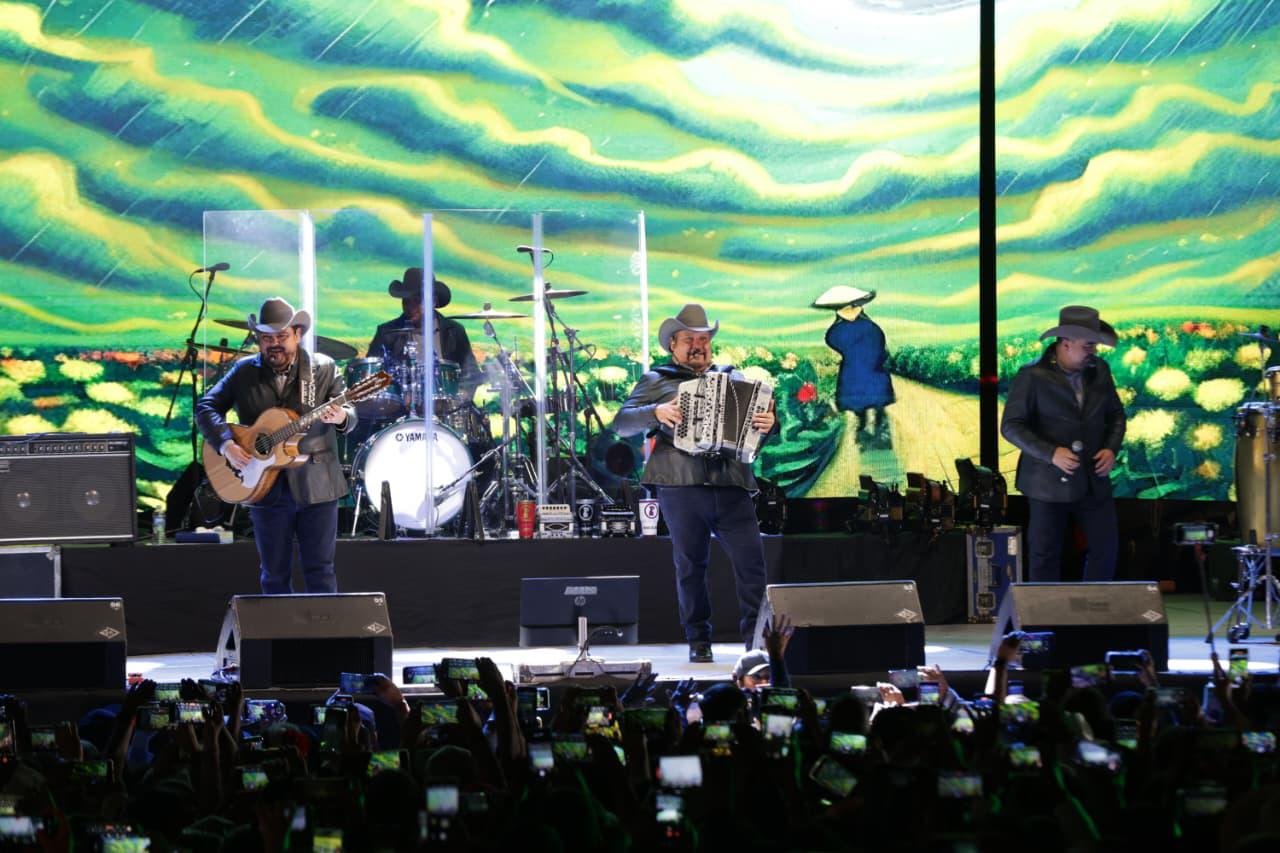 Festeja Grupo Pesado Grito de Independencia con saltillenses