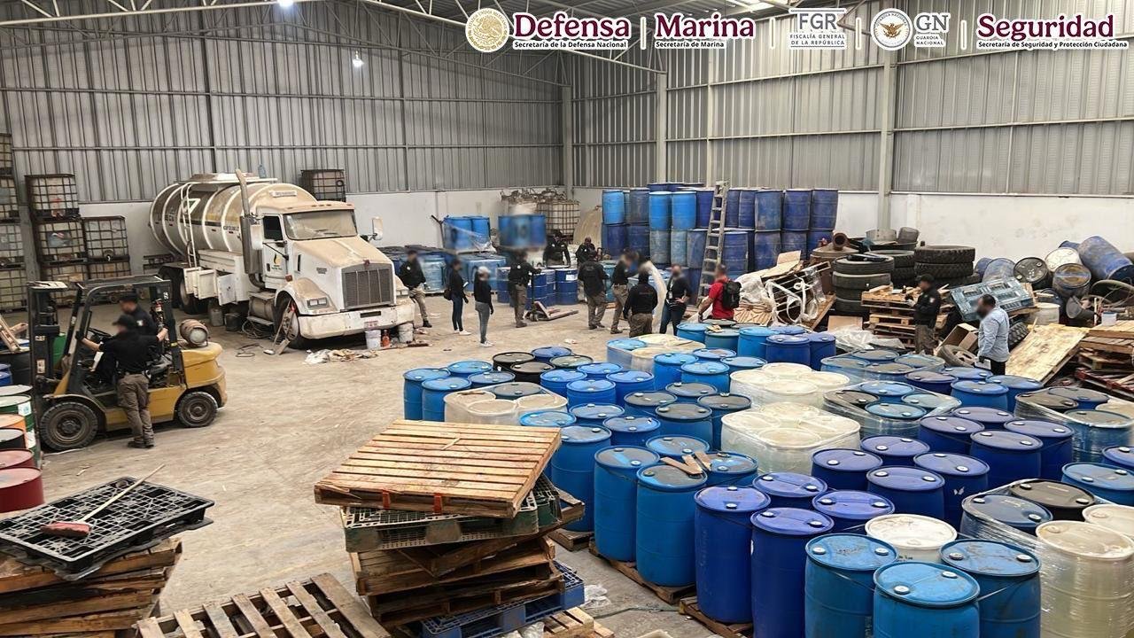 Autoridades aseguran 7 mil litros de hidrocarburo y precursores químicos en operativos en Durango