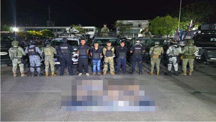 Detienen en Tabasco a cuatro personas vinculadas con cobro de piso; aseguran armas, droga y equipo táctico