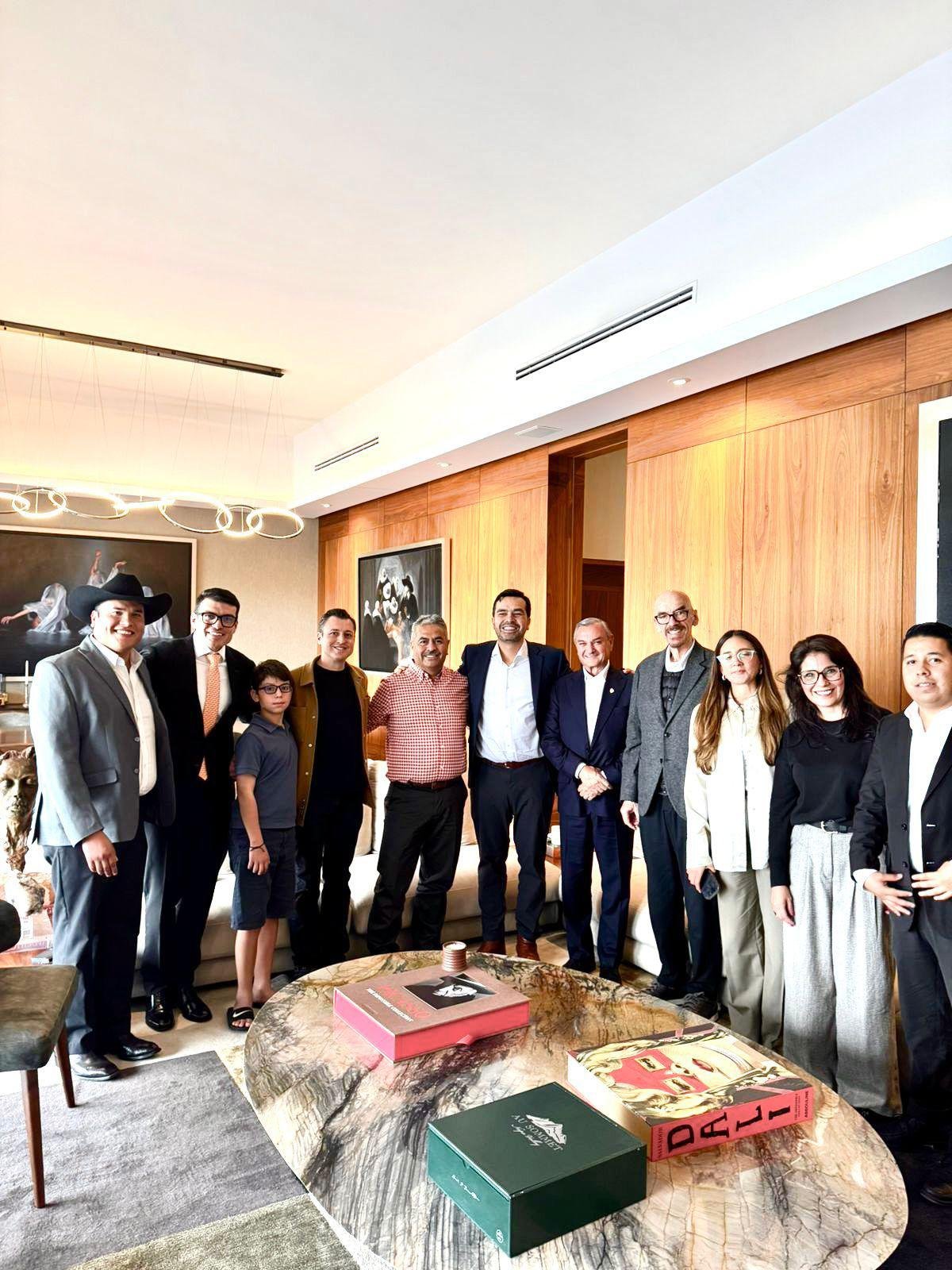 Cuatro Ciénegas se ‘pinta de naranja’: Movimiento Ciudadano suma al alcalde Víctor Leija