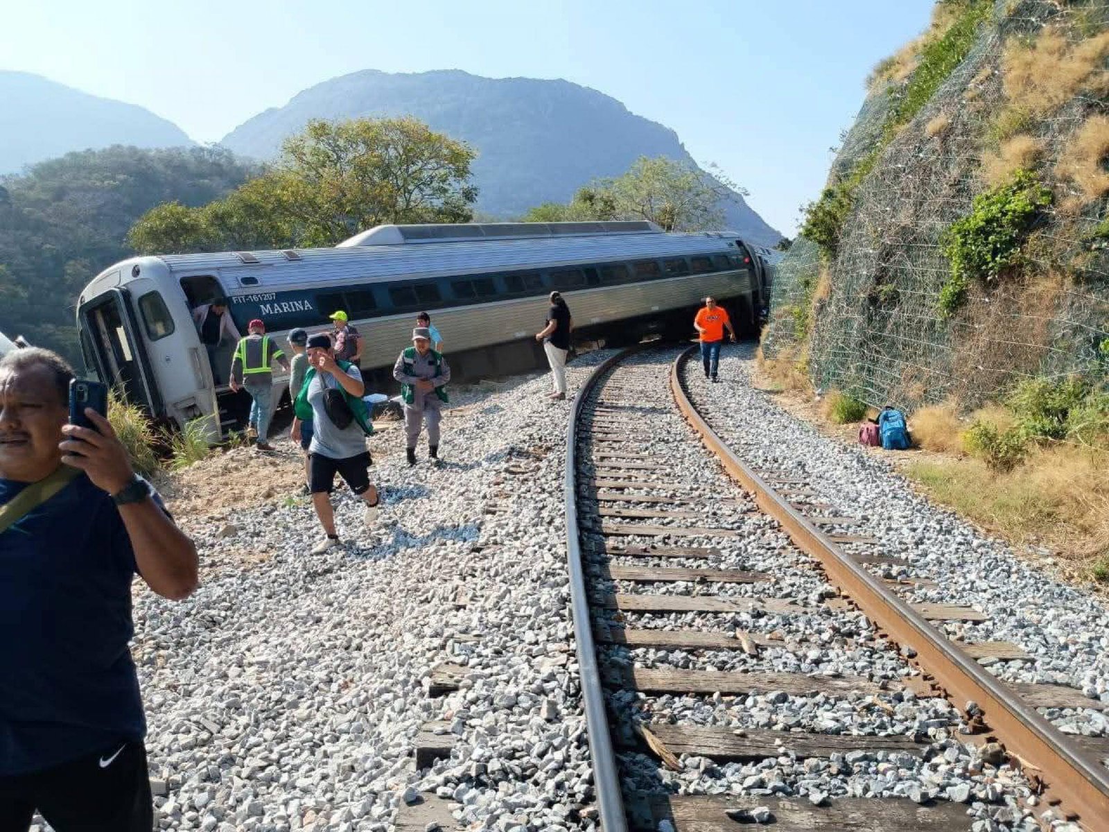 Tren Interoceánico se descarrila en Nizanda, Oaxaca; Marina reporta accidente