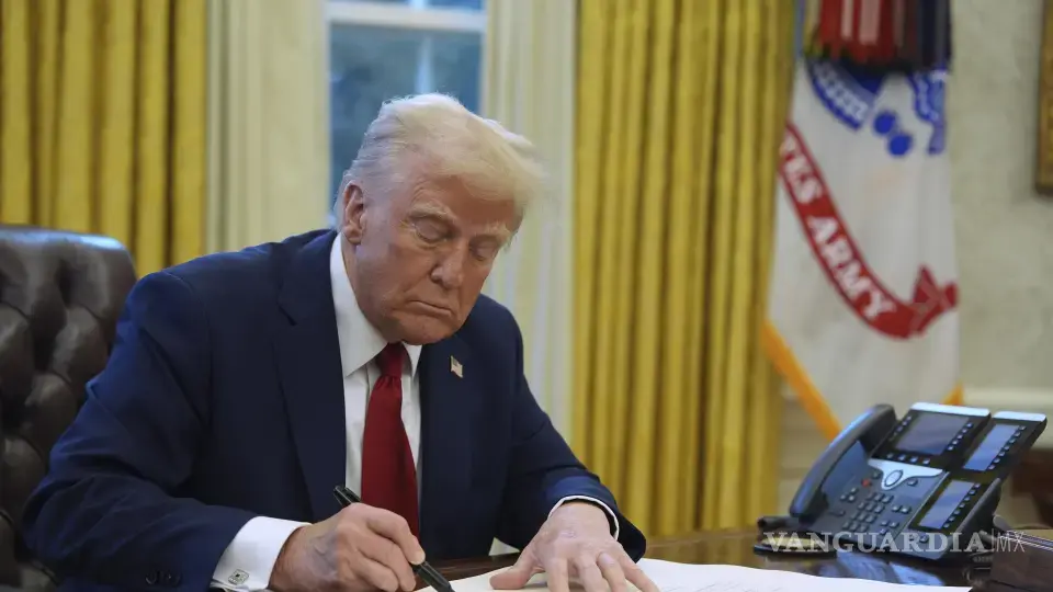 Donald Trump ordena bloqueo total a petroleros sancionados que entren y salgan de Venezuela