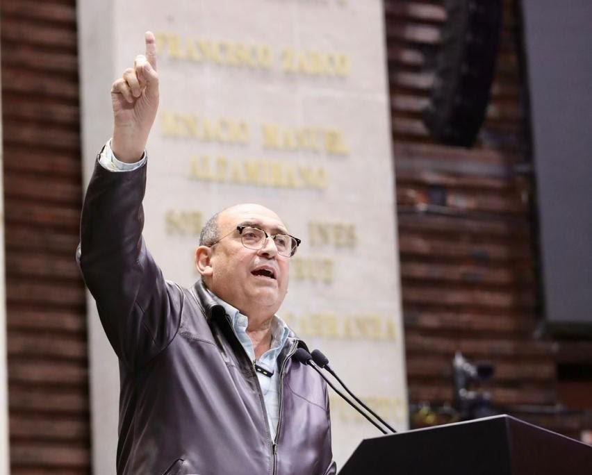 Rubén Moreira propone garantizar 60 litros diarios de agua por persona como mínimo vital