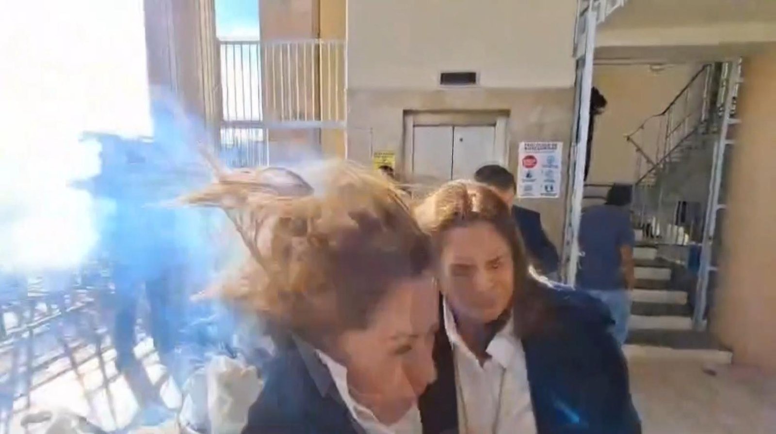Gladys Aurora López, diputada opositora del Parlamento de Honduras, es atacada con explosivo