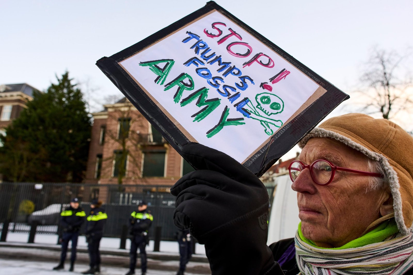 Especialistas ven ‘ilegalidad’ y ‘ocupación’ tras la operación militar de EU para detener a Maduro