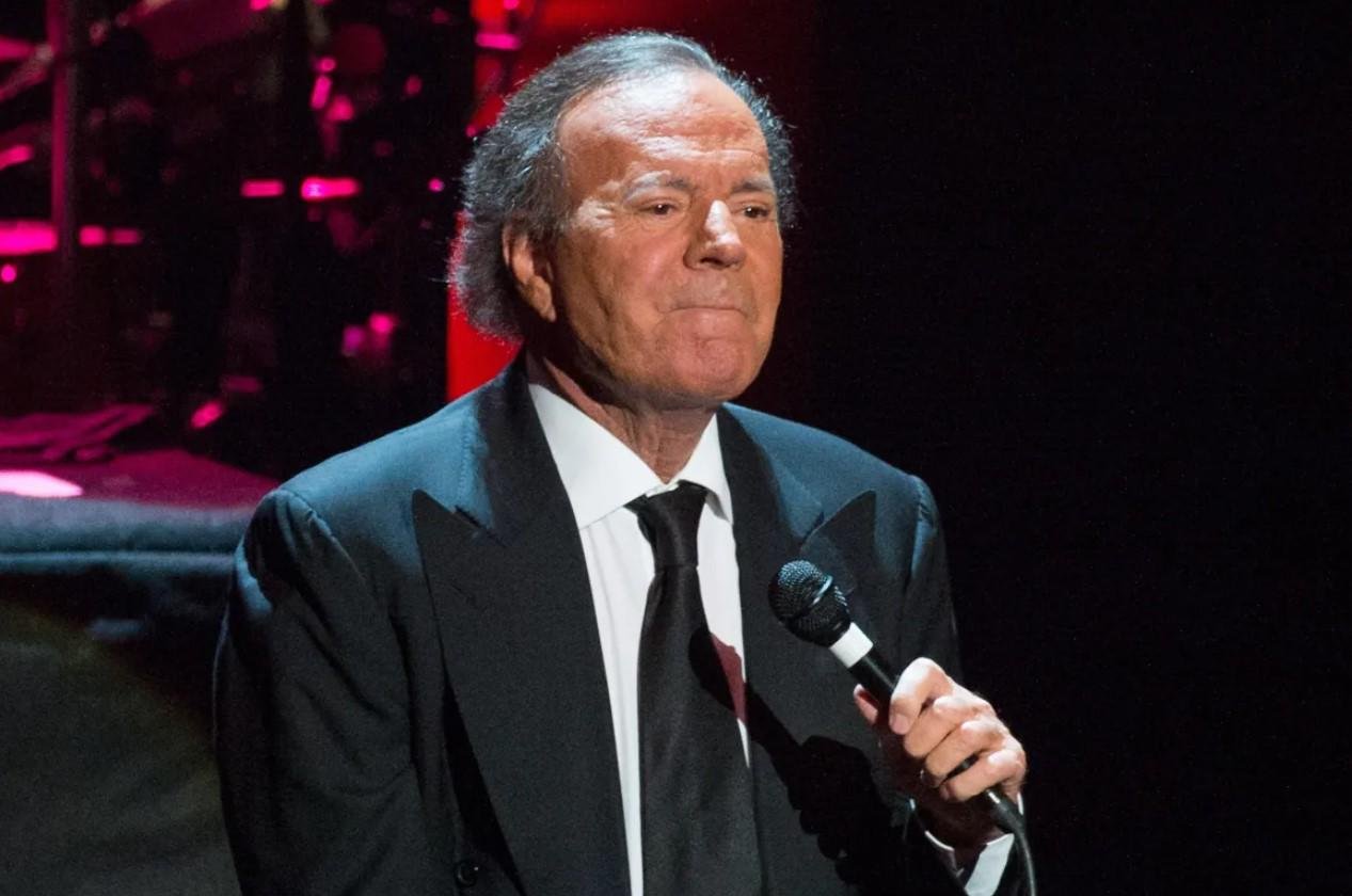 ¡Va en serio! Ya denunciaron dos mujeres a Julio Iglesias ante la fiscalía de España por abuso