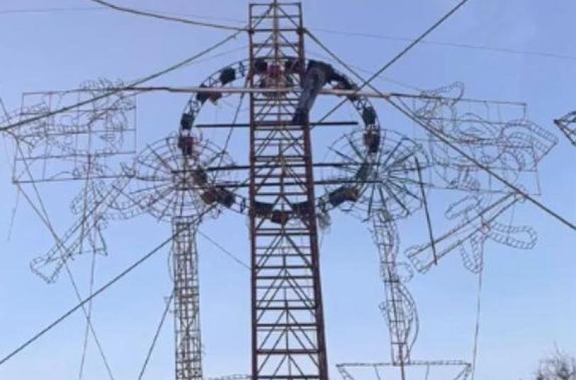 Aseguran castillo pirotécnico con símbolos del CJNG en celebración en Michoacán