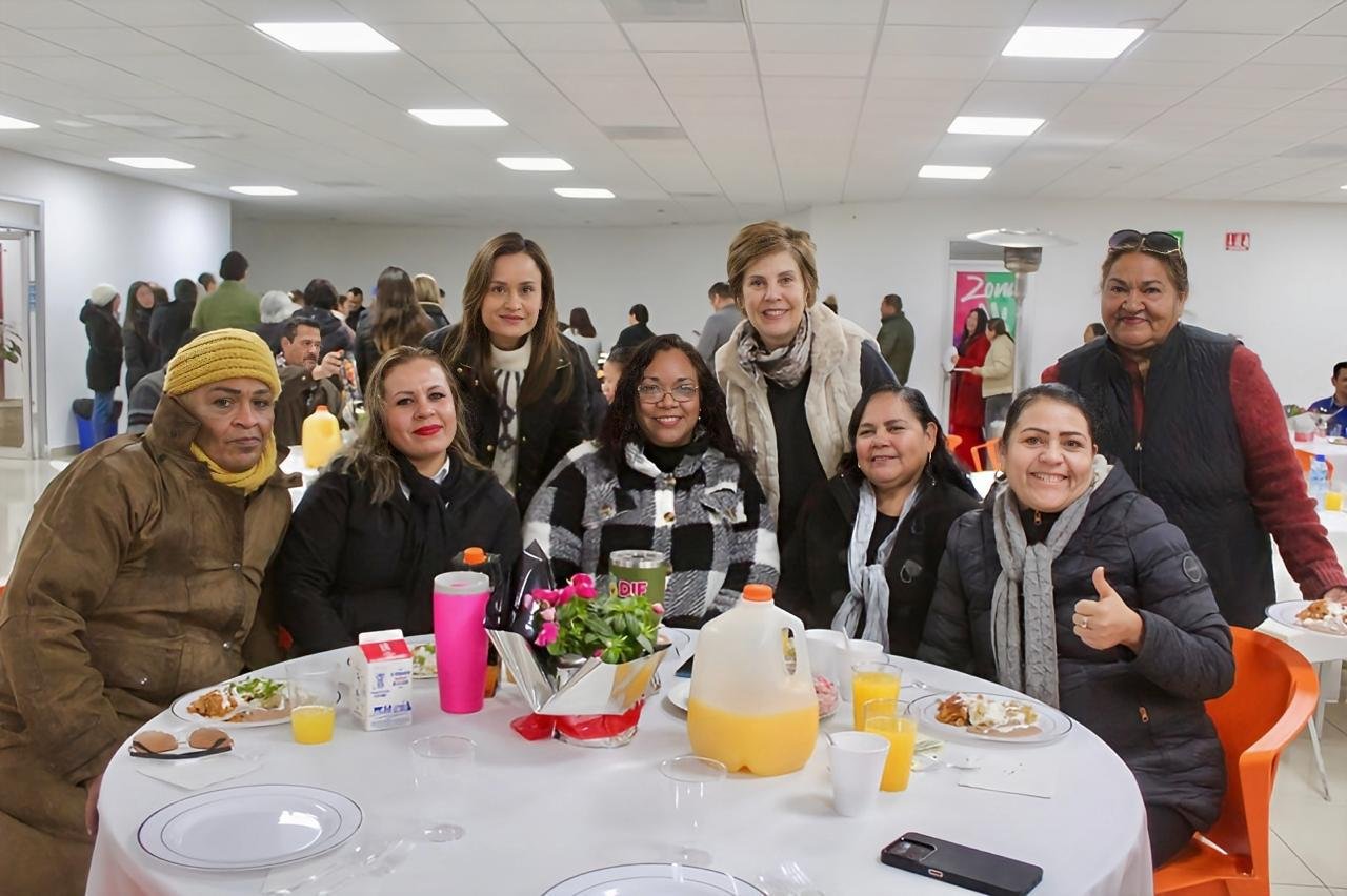 DIF Torreón reconoce a su personal en el Día del Trabajador