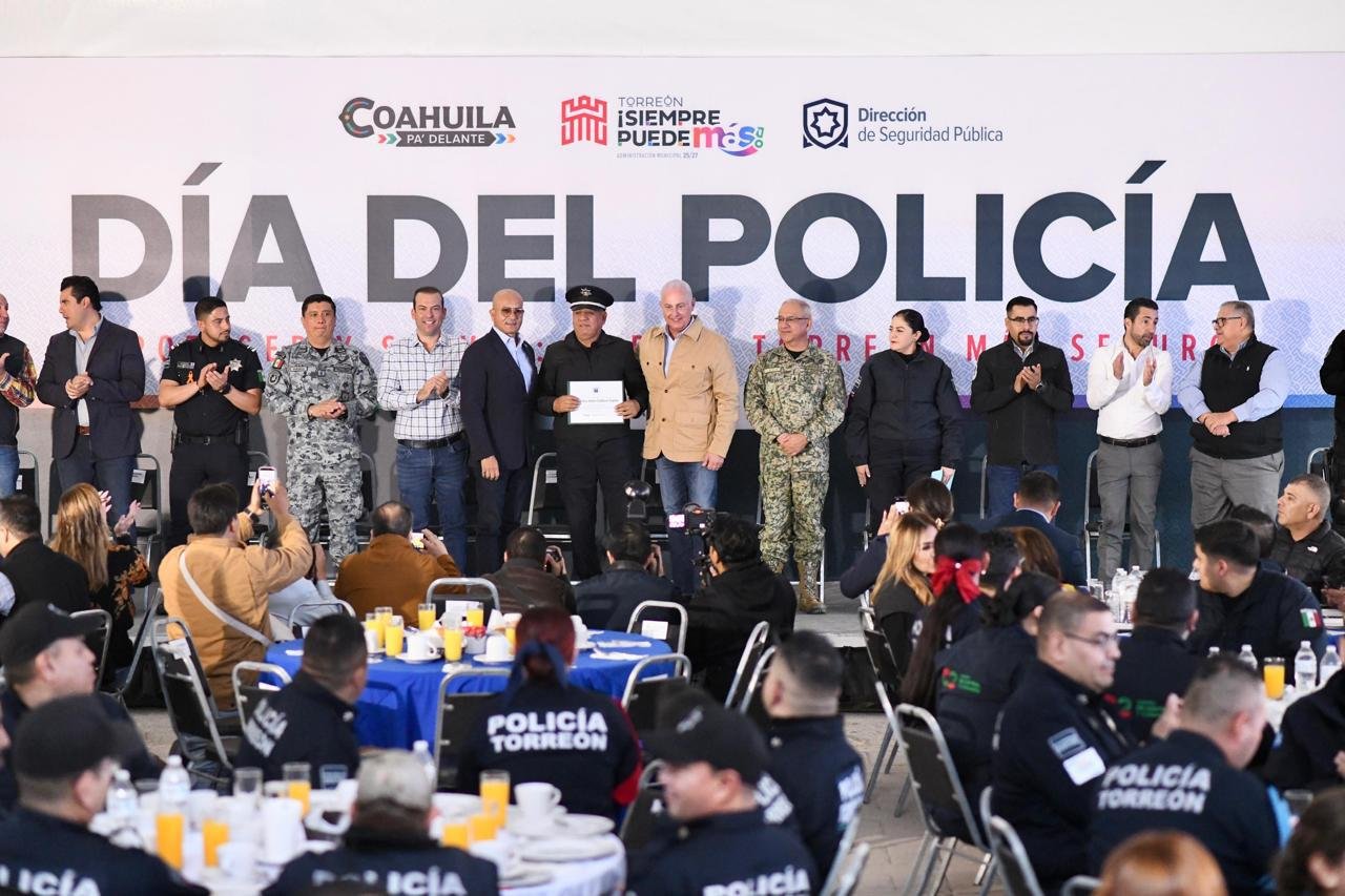 Anuncia Román Cepeda incremento salarial para la Policía de Torreón en 2026