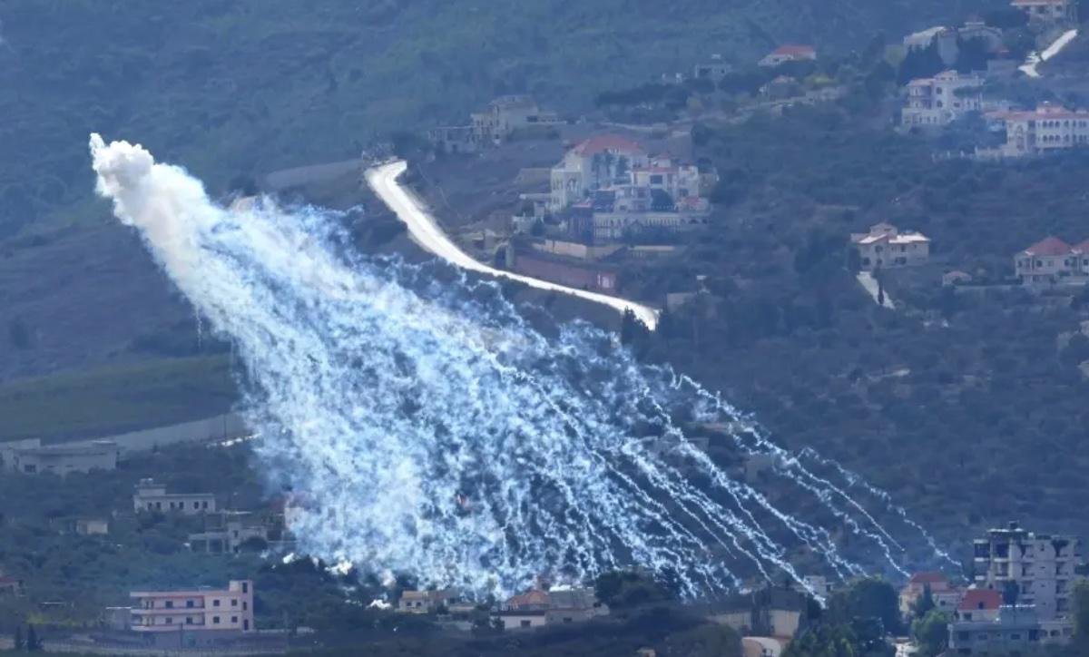 Según un investigador, Israel está utilizando fósforo blanco para arrasar la tierra en el sur del Líbano
