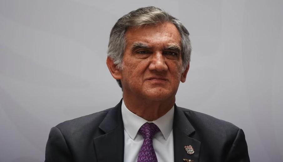 Especialista asegura que Américo Villarreal enfrenta investigación en EU y cuestiona vigencia de su visa