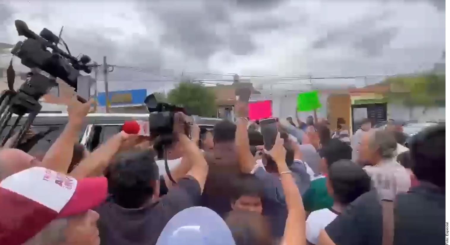 Persiguen maestros de la CNTE a Sheinbaum en Aguascalientes; cancela gira en Zacatecas | VIDEO